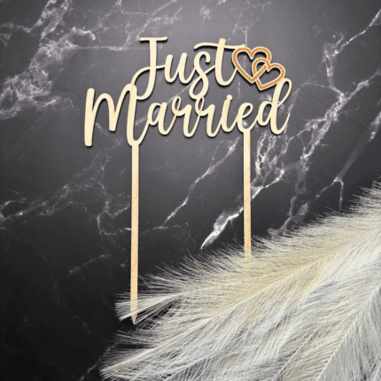 Caketopper „Just Married“ aus Holz – elegante Hochzeitstortendekoration
