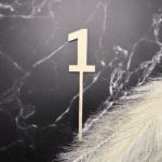 Caketopper Zahlen 0–9 aus Holz zur Tortendekoration