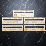 Lineal aus Holz mit personalisierter Lasergravur