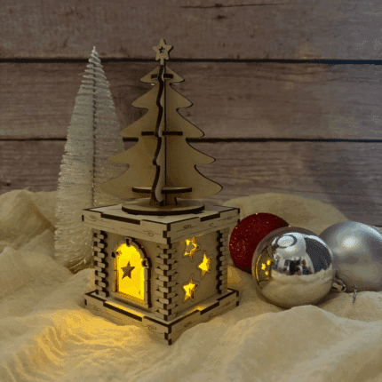 LED Kamin mit Weihnachtsbaum aus Holz