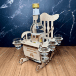 Schnaps Schaukelstuhl aus Holz mit 6 Schnapsgläsern